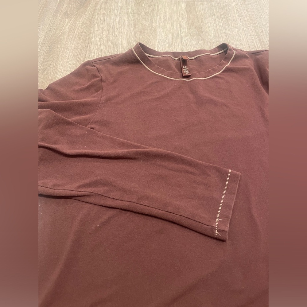 Skims Brown Long Sleeve Tee - Picture 2 of 3